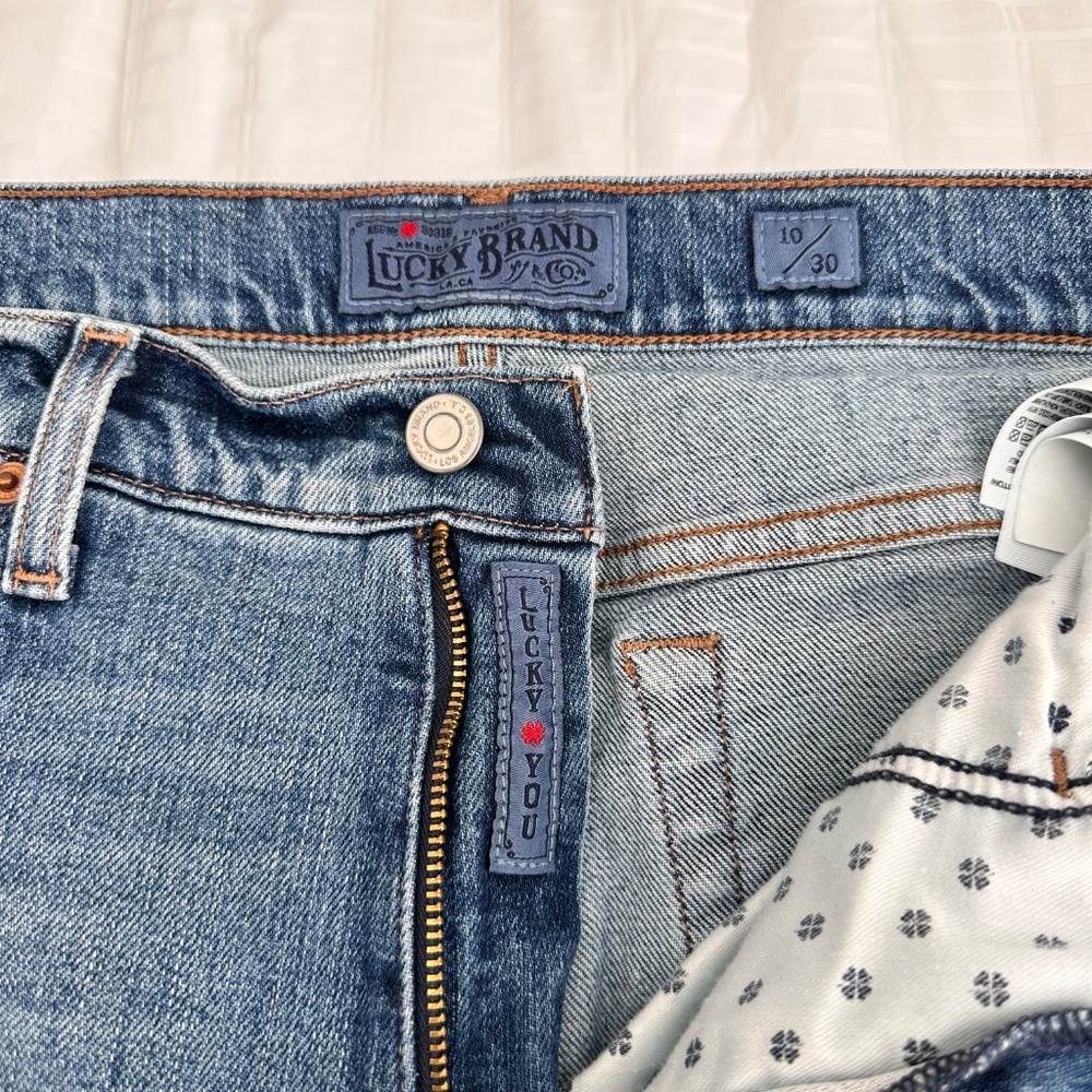 Lucky Brand Straight Leg Jeans (women's 10/30)